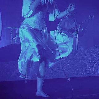 Aurora Aksnes feet photo thumbnail