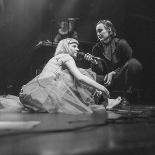 Aurora Aksnes feet photo thumbnail
