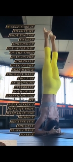 Brooke Burke feet photo thumbnail