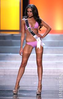 Olivia Culpo feet photo thumbnail