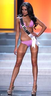 Olivia Culpo feet photo thumbnail