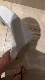 Yoseline Hoffman feet photo thumbnail