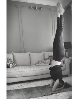 Mouni Roy feet photo thumbnail