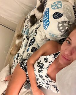Karolina Kowalkiewicz feet photo thumbnail