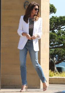 Cindy Crawford feet photo thumbnail