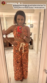 Mindy Kaling feet photo thumbnail