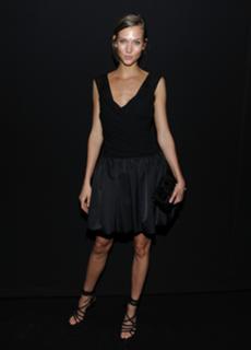 Karlie Kloss feet photo thumbnail