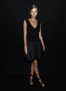 Karlie Kloss feet photo thumbnail