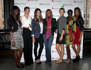 Karlie Kloss feet photo thumbnail