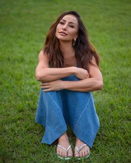 Sabrina Sato feet photo thumbnail