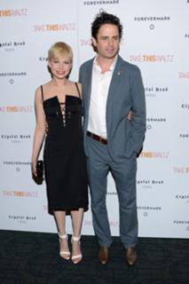 Michelle Williams feet photo thumbnail