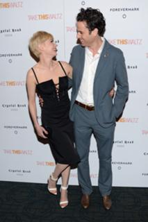 Michelle Williams feet photo thumbnail