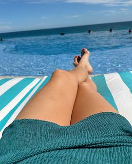 Molly Sims feet photo thumbnail