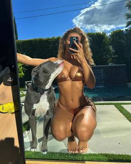 Jena Frumes feet photo thumbnail