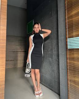 Anushka Sen feet photo thumbnail