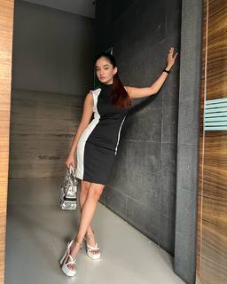 Anushka Sen feet photo thumbnail