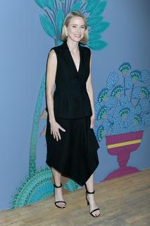 Naomi Watts feet photo thumbnail