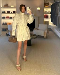 Rosie Huntington-Whiteley feet photo thumbnail