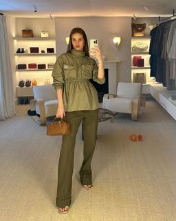 Rosie Huntington-Whiteley feet photo thumbnail