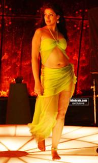 Raai Laxmi feet photo thumbnail