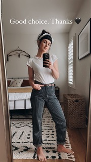 Shenae Grimes-Beech feet photo thumbnail