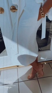 Cindy Crawford feet photo thumbnail