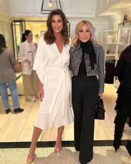 Cindy Crawford feet photo thumbnail