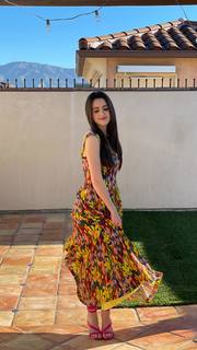 Laura Marano feet photo thumbnail