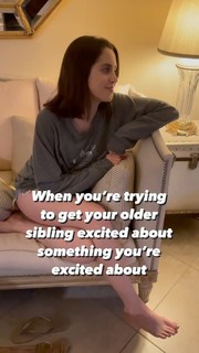 Laura Marano feet photo thumbnail