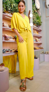 Kareena Kapoor feet photo thumbnail