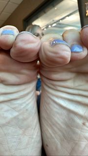 Kyle Unfug feet photo thumbnail