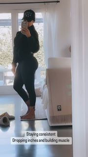 Vida Guerra feet photo thumbnail