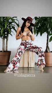 Vida Guerra feet photo thumbnail