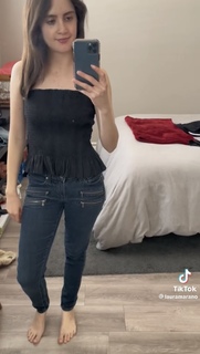 Laura Marano feet photo thumbnail