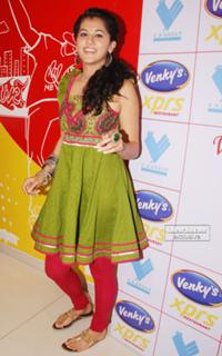 Taapsee Pannu feet photo thumbnail