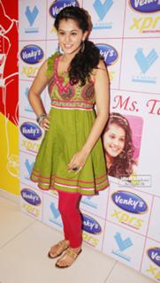 Taapsee Pannu feet photo thumbnail