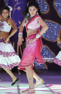 Taapsee Pannu feet photo thumbnail
