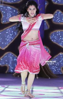Taapsee Pannu feet photo thumbnail