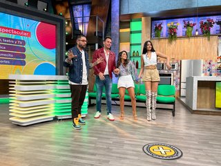Laura González feet photo thumbnail