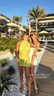 Ashley Roberts feet photo thumbnail