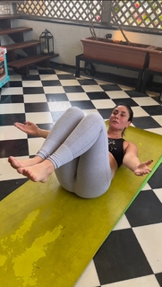 Kareena Kapoor feet photo thumbnail