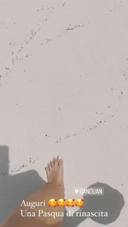 Caterina Balivo feet photo thumbnail