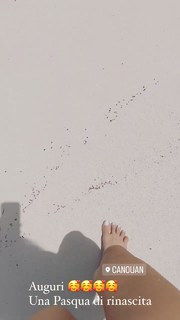 Caterina Balivo feet photo thumbnail