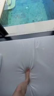 Justine Ezarik feet photo thumbnail
