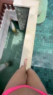 Justine Ezarik feet photo thumbnail