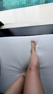 Justine Ezarik feet photo thumbnail