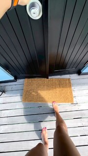 Justine Ezarik feet photo thumbnail