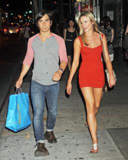 Katrina Bowden feet photo thumbnail