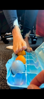 Kyle Unfug feet photo thumbnail
