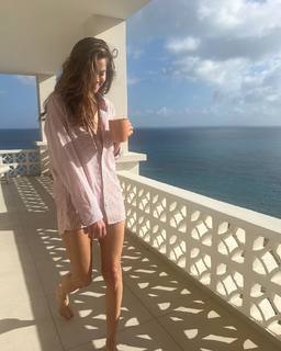 Michelle Monaghan feet photo thumbnail